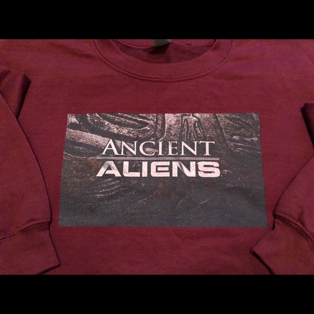 Sweatshirt - Picture 2 of 3